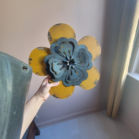 Flower Wall Decor Set - Picture 4 of 5